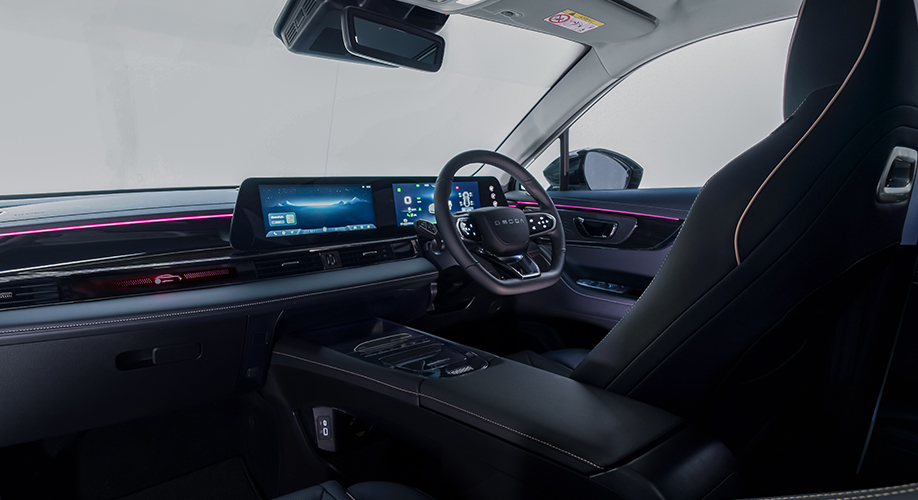 HARGA CHERY OMODA E5 futuristic-cabin-black.jpg